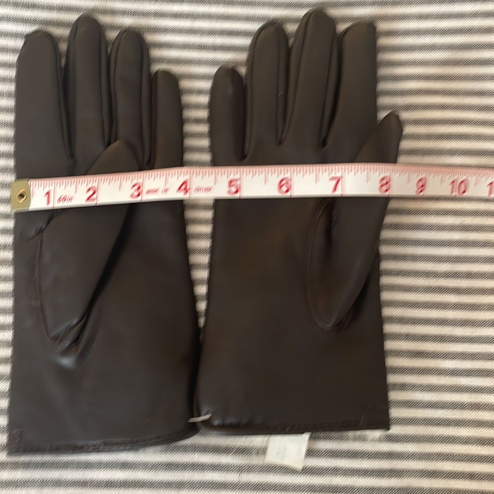 Rabbit lined gloves - Picture 4 of 4